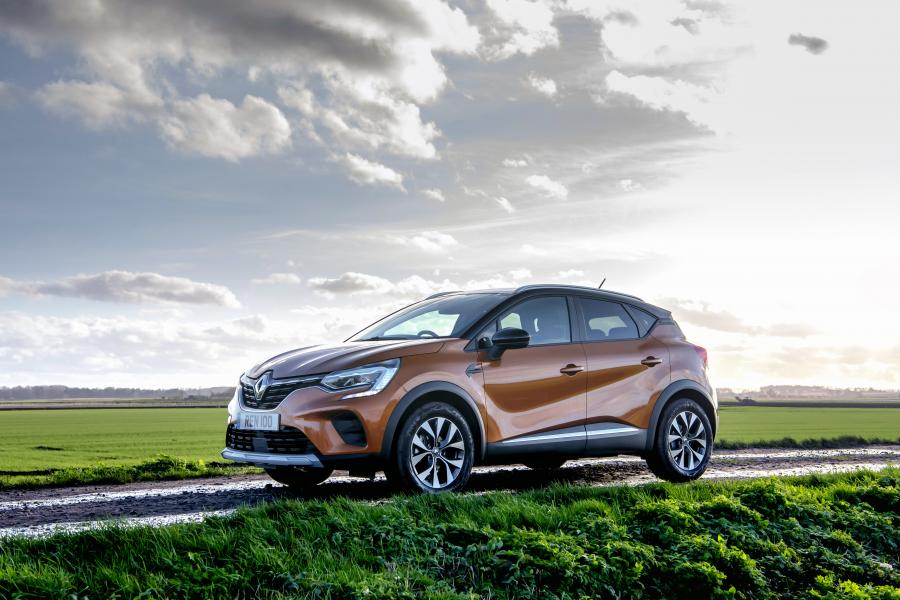  Renault Captur Iconic 2019 года  (UK) (фото 10 из 40)
